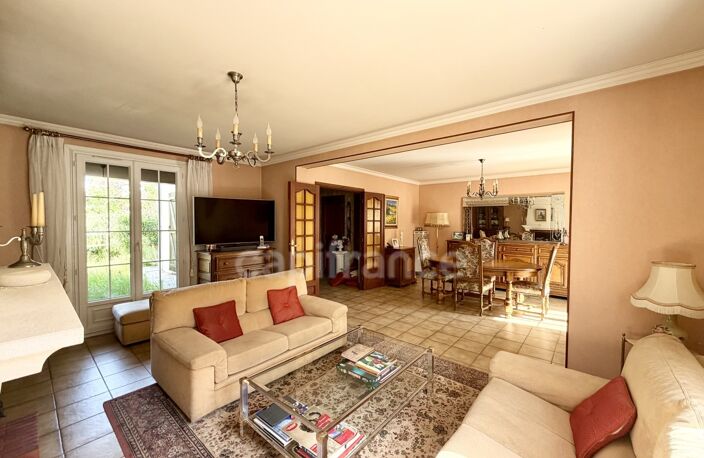 Maison familiale de 131 m² à vendre à Cergy Village – 3 chambres, bureau, jardin et garage — photo 3