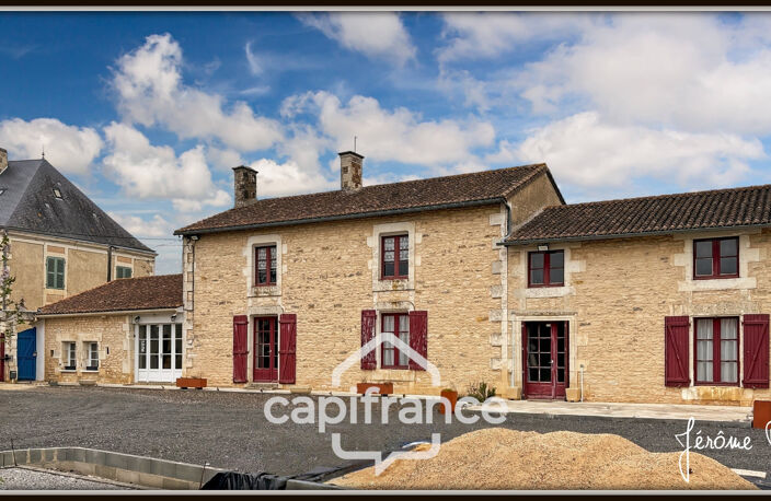 Maison en pierre à vendre 6 pièces 4 chambres + studio indépendant sur terrain 3 260 m² avec dépendances Champigny-En-Rochereau (86) — photo 2