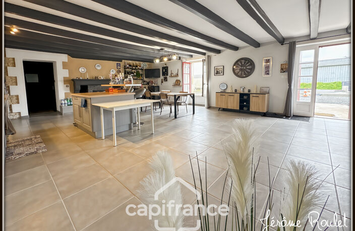 Maison en pierre à vendre 6 pièces 4 chambres + studio indépendant sur terrain 3 260 m² avec dépendances Champigny-En-Rochereau (86) — photo 4