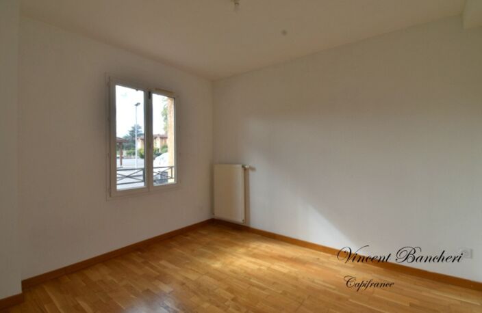 REIGNIER– MAISON FAMILIALE DE 117 M² AVEC JARDIN, 4 CHAMBRES, GARAGE FERMÉ ET PARKING PRIVATIF — photo 4