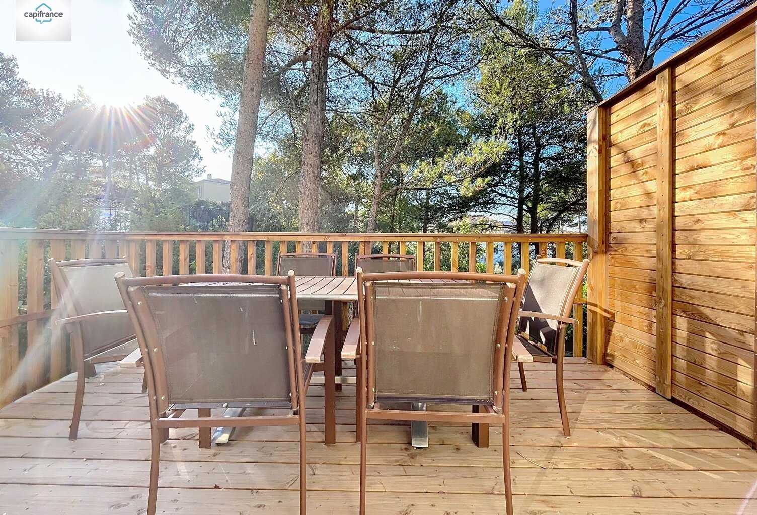 DOMAINE DE PONT ROYAL, maison  de 45 m2 dans la nature, climatisée , élevée d'un étage, 2 chambres, mitoyenne d'un seul côté, piscine privative, emplacement numéroté pour véhicule — photo 1
