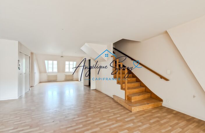 Appartement à rénover au cœur de Lons-le-Saunier – 164,83 m² pour donner vie à vos idées — photo 2