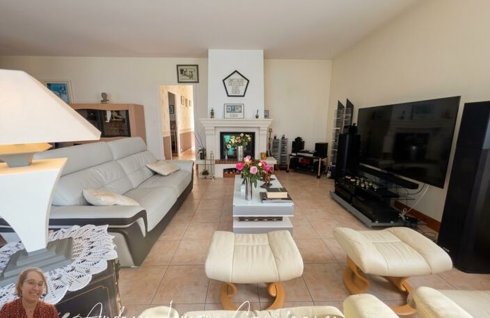 Maison de plain-pied avec belles prestations SURGERES (17) — photo 5