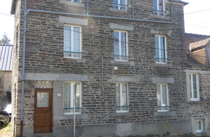 Maison à vendre 6 pièces proche de PONT D'OUILLY (14) de 120 m² habitables sur 1,5 Ha de terrain et dépendances — photo 2