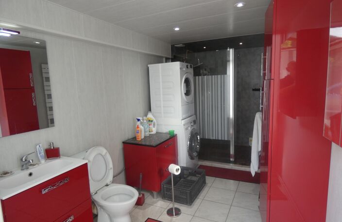 Maison à vendre 6 pièces proche de PONT D'OUILLY (14) de 120 m² habitables sur 1,5 Ha de terrain et dépendances — photo 3