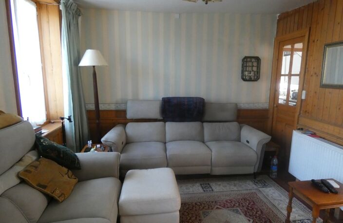 Maison à vendre 6 pièces proche de PONT D'OUILLY (14) de 120 m² habitables sur 1,5 Ha de terrain et dépendances — photo 4