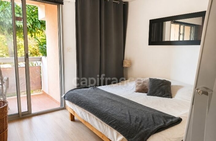 CHARMANT T3 EN REZ-DE-JARDIN À SAINT-RAPHAËL, SECTEUR VALESCURE — photo 4