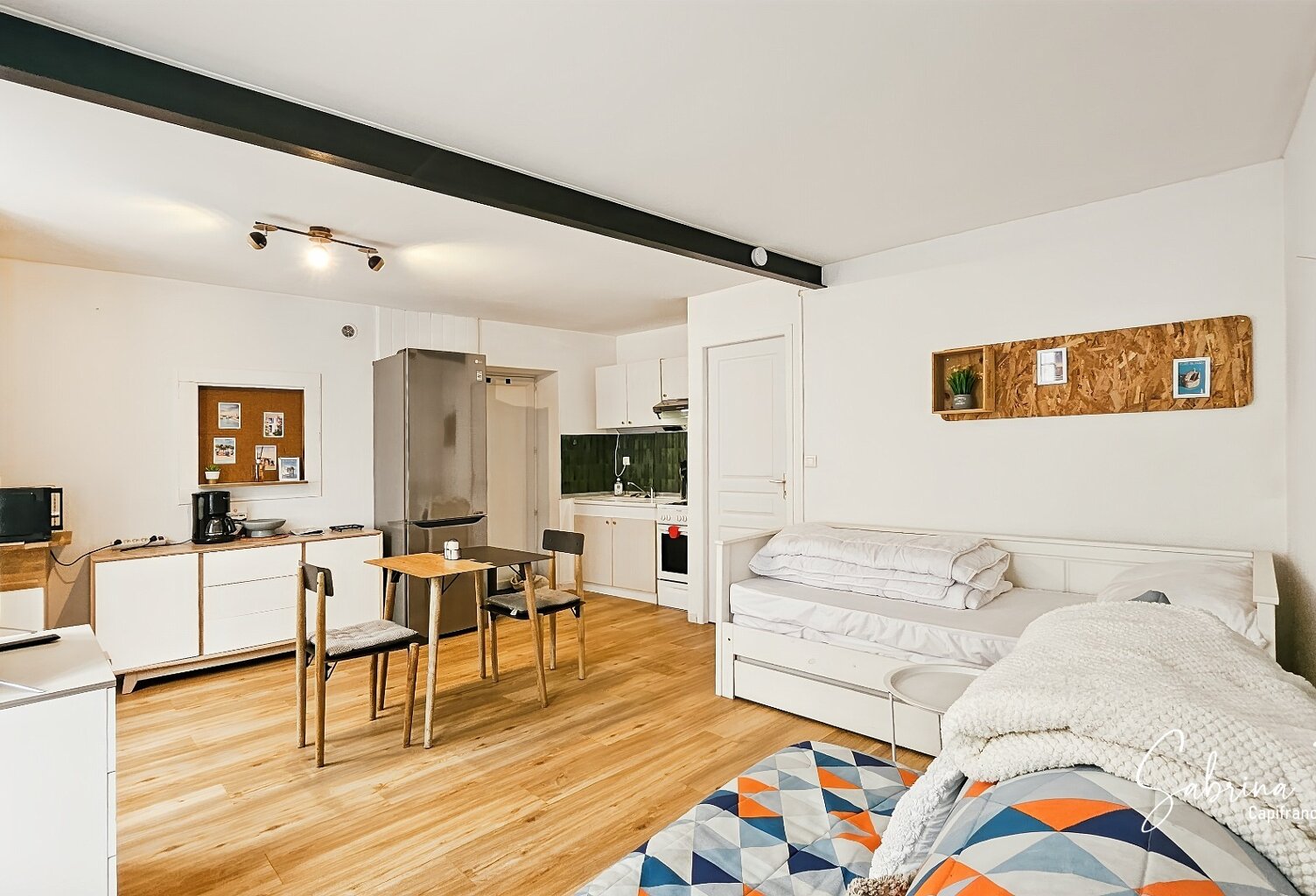 PORTE ROYALE - APPARTEMENT T1 VENDU MEUBLÉ ET LIBE DE TOUT OCCUPANT — photo 1