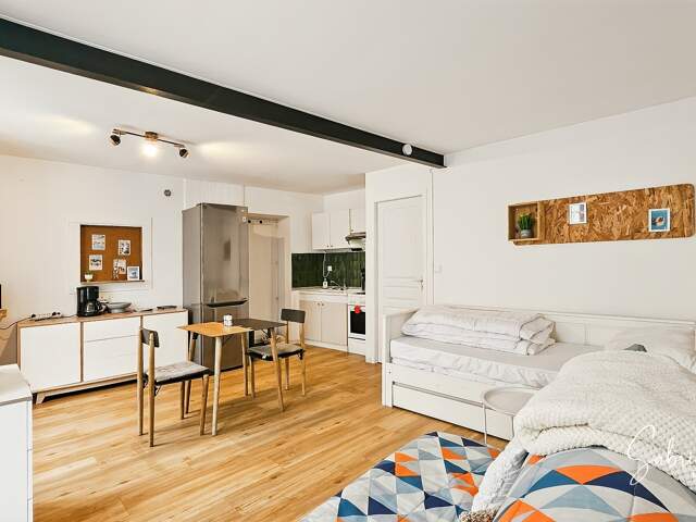PORTE ROYALE - APPARTEMENT T1 VENDU MEUBLÉ ET LIBE DE TOUT OCCUPANT — photo du bien