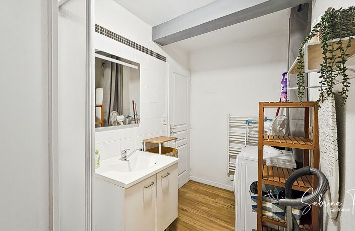 PORTE ROYALE - APPARTEMENT T1 VENDU MEUBLÉ ET LIBE DE TOUT OCCUPANT — photo 4