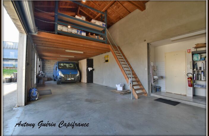 Local artisanal de 120 m² avec mezzanine – La Gaubretière (85130) — photo 3