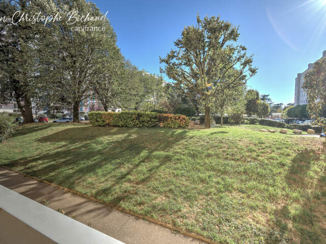 SAINTE-FOY-LÈS-LYON – APPARTEMENT T3 AVEC BALCON – SECTEUR LES BRUYÈRES — photo du bien