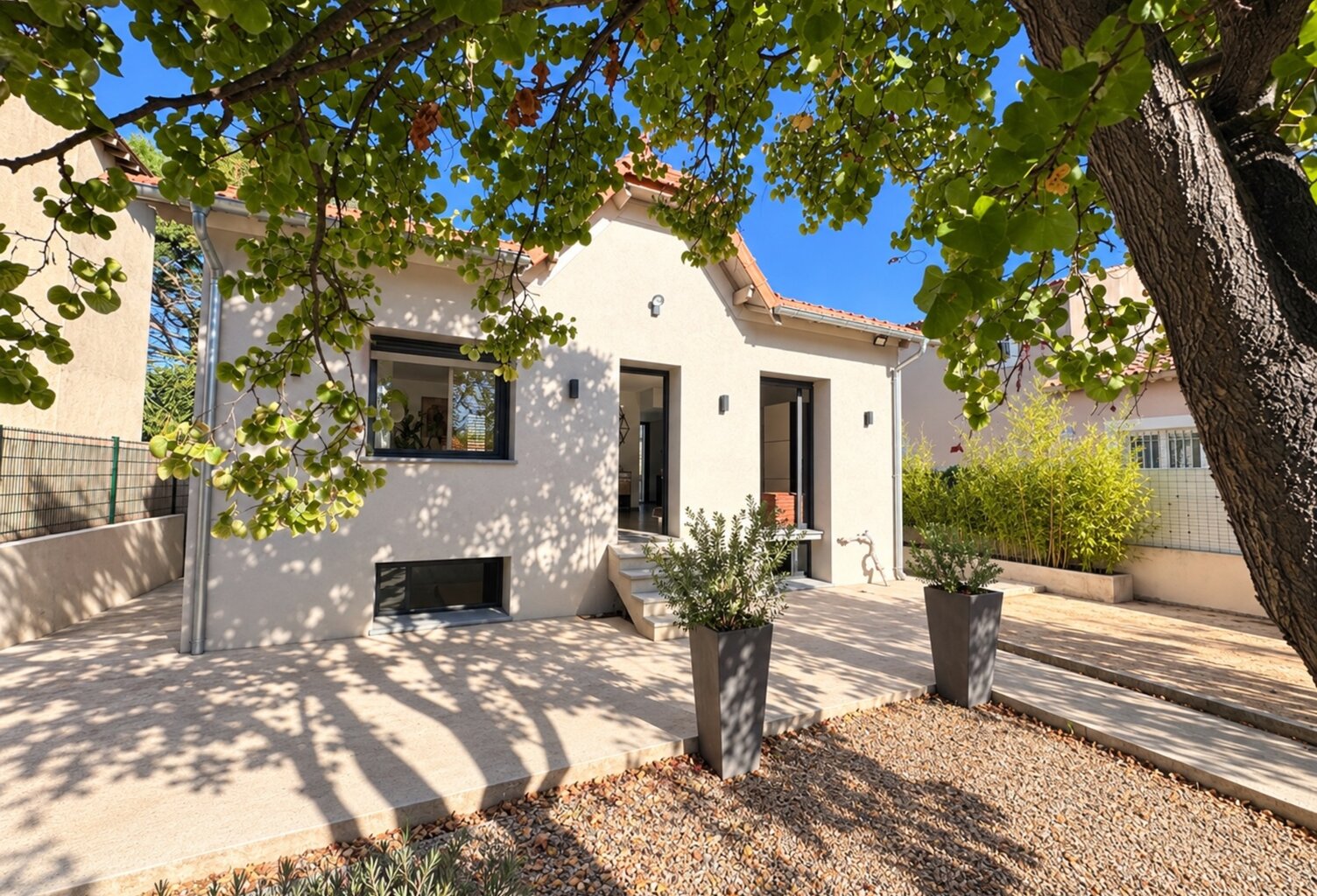 MARSEILLE 9ᵉ – BONNEVEINE | MAISON DE CHARME DE 120M2 AVEC PISCINE, JARDIN ET PRESTATIONS DE QUALITÉ — photo 1