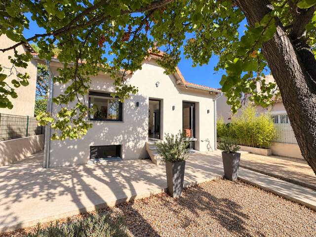MARSEILLE 9ᵉ – BONNEVEINE | MAISON DE CHARME DE 120M2 AVEC PISCINE, JARDIN ET PRESTATIONS DE QUALITÉ — photo du bien