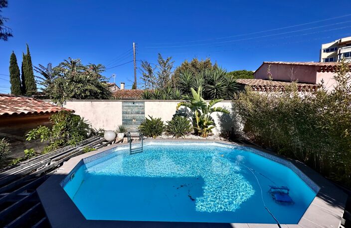 MARSEILLE 9ᵉ – BONNEVEINE | MAISON DE CHARME DE 120M2 AVEC PISCINE, JARDIN ET PRESTATIONS DE QUALITÉ — photo 2