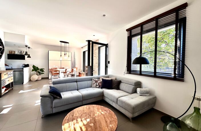 MARSEILLE 9ᵉ – BONNEVEINE | MAISON DE CHARME DE 120M2 AVEC PISCINE, JARDIN ET PRESTATIONS DE QUALITÉ — photo 4