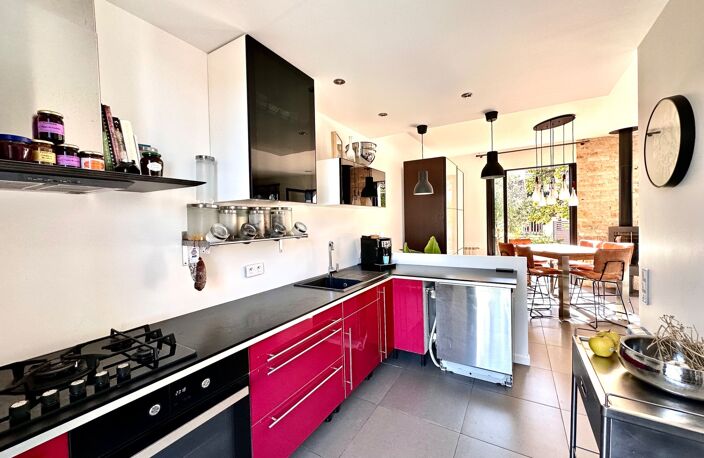 MARSEILLE 9ᵉ – BONNEVEINE | MAISON DE CHARME DE 120M2 AVEC PISCINE, JARDIN ET PRESTATIONS DE QUALITÉ — photo 5