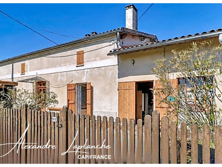 Dpt Tarn et Garonne (82), à Saint-Arroumex, à vendre maison 4 pièces à réinventer avec dépendances et hangar pour donner de la place à vos projets ! — photo 1