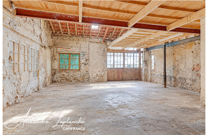 Dpt Tarn et Garonne (82), à Saint-Arroumex, à vendre maison 4 pièces à réinventer avec dépendances et hangar pour donner de la place à vos projets ! — photo 3