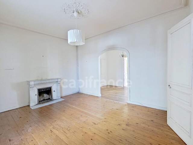 À vendre - Côtes-d'Armor (22) - Saint-Brieuc - Saint-Michel - Maison de caractère de 1870 - 7 pièces - 131,83 m² - 5 chambres - Jardin clos - Cave — photo du bien