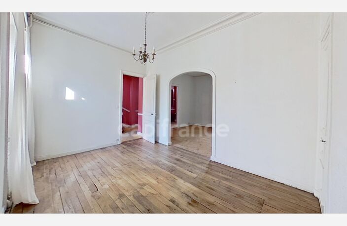À vendre - Côtes-d'Armor (22) - Saint-Brieuc - Saint-Michel - Maison de caractère de 1870 - 7 pièces - 131,83 m² - 5 chambres - Jardin clos - Cave — photo 4