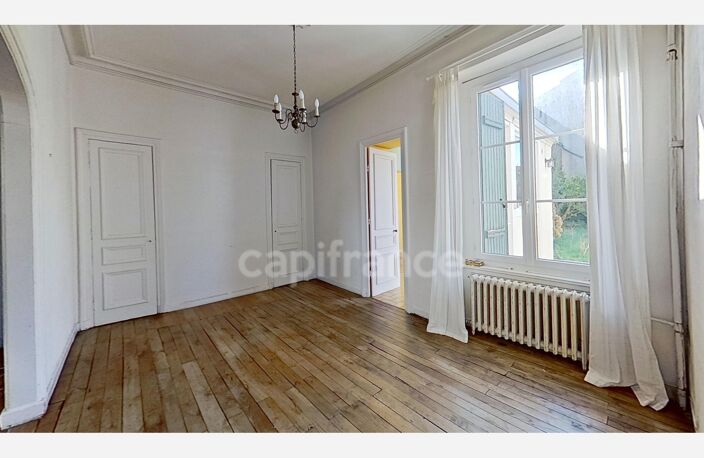 À vendre - Côtes-d'Armor (22) - Saint-Brieuc - Saint-Michel - Maison de caractère de 1870 - 7 pièces - 131,83 m² - 5 chambres - Jardin clos - Cave — photo 5