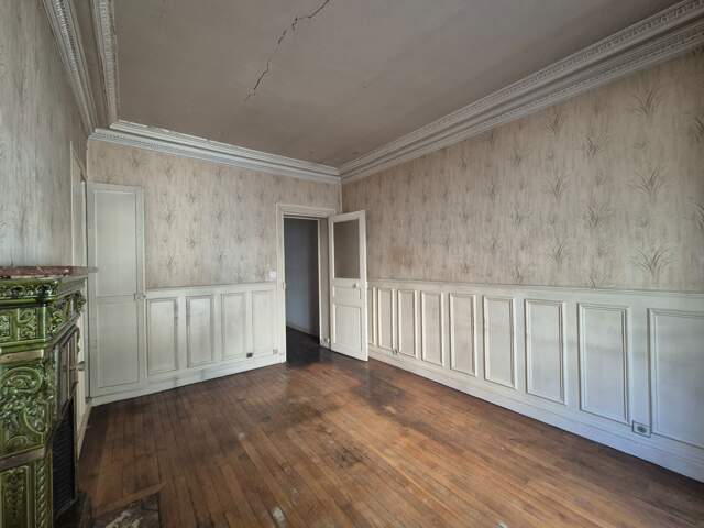 Appartement à vendre 3 pièces de charme avec moulures, cheminées et parquet PARIS 12EME ARRONDISSEMENT (75) — photo du bien