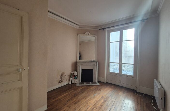 Appartement à vendre 3 pièces de charme avec moulures, cheminées et parquet PARIS 12EME ARRONDISSEMENT (75) — photo 2