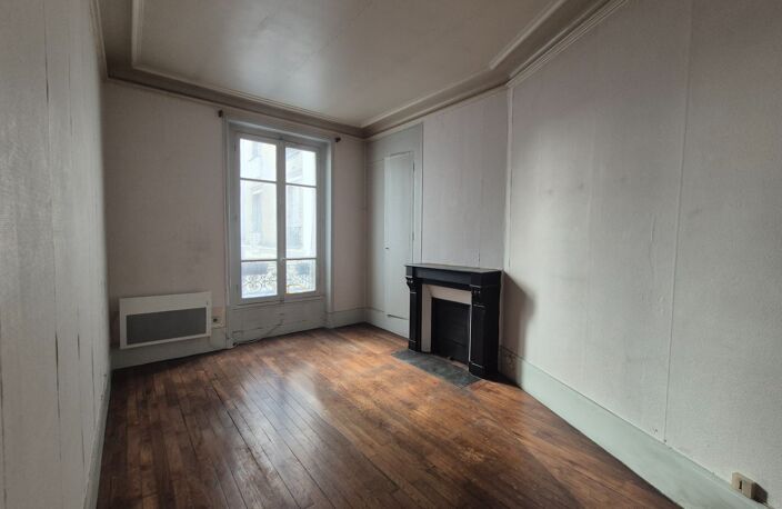 Appartement à vendre 3 pièces de charme avec moulures, cheminées et parquet PARIS 12EME ARRONDISSEMENT (75) — photo 5