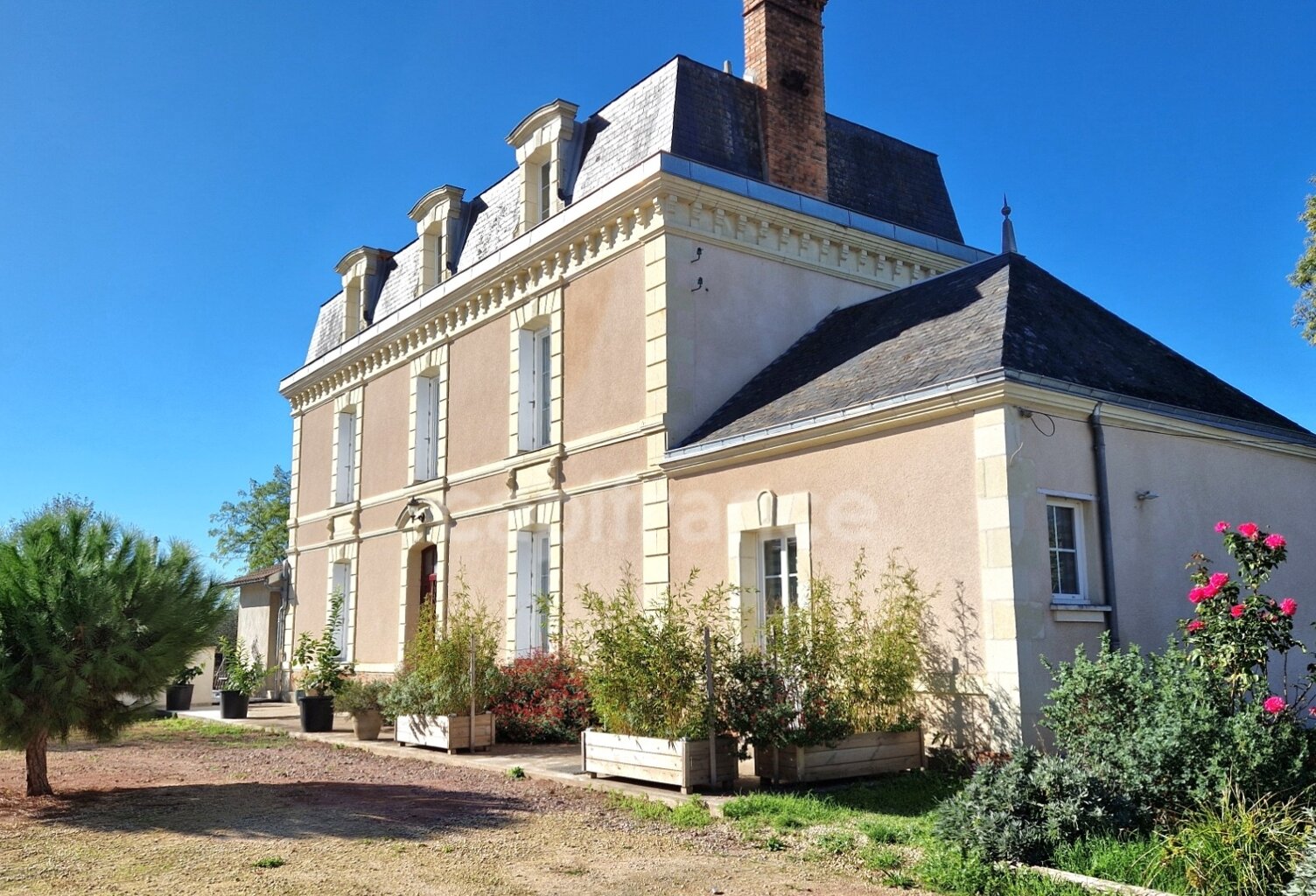 THOUARS, Maison de Maître de 170 m2 avec piscine — photo 1