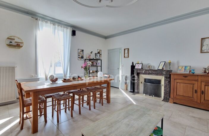 THOUARS, Maison de Maître de 170 m2 avec piscine — photo 2