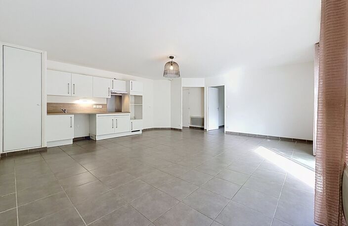 GIGNAC (34) Maison à vendre 4 pièces de plain pied 92 m2, 250 m2 de terrain, garage, parking — photo 4