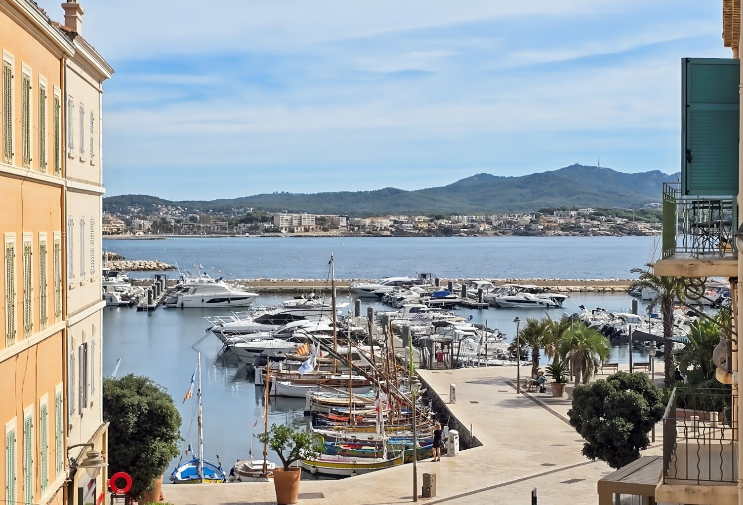 Appartement à vendre 3 pièces PORT de SANARY SUR MER (83) — photo 1