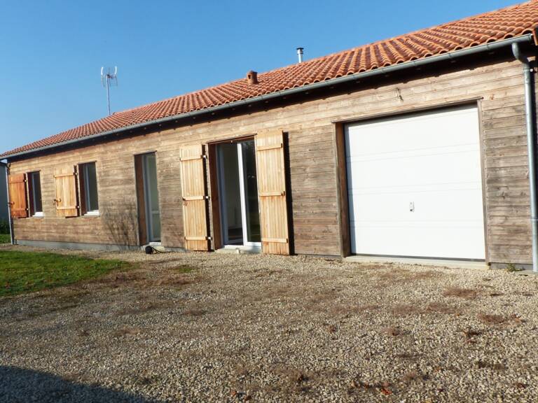 Dpt Deux Sèvres (79), à vendre proche de AIRVAULT maison P4 de 106 m² - Terrain de 1 144,00 m² - Plain pied — photo 1
