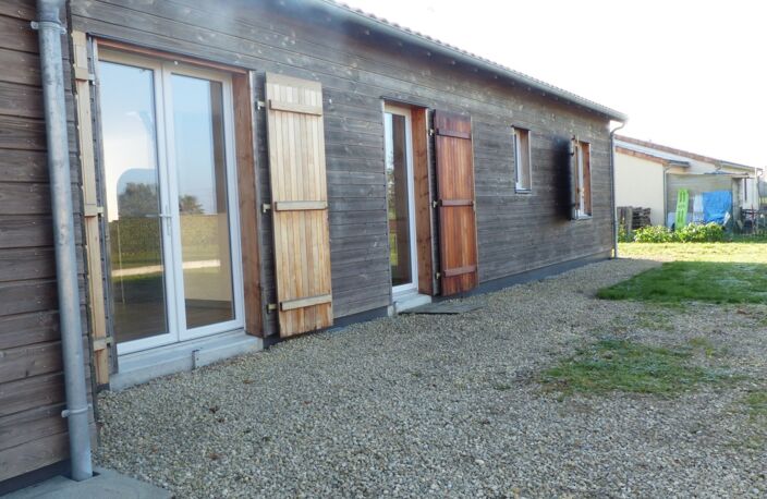 Dpt Deux Sèvres (79), à vendre proche de AIRVAULT maison P4 de 106 m² - Terrain de 1 144,00 m² - Plain pied — photo 2