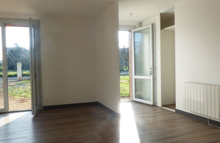 Dpt Deux Sèvres (79), à vendre proche de AIRVAULT maison P4 de 106 m² - Terrain de 1 144,00 m² - Plain pied — photo 4