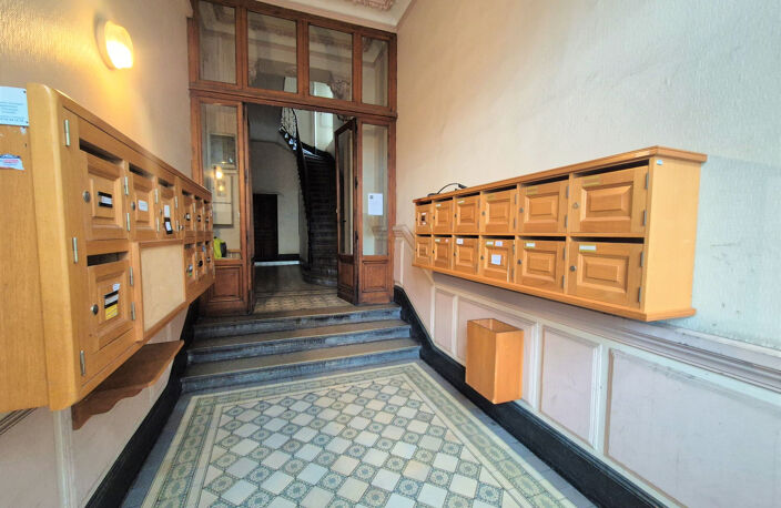 Appartement à vendre Grenoble – Secteur Berriat / Gare : Charmant T1 bis de 44 m² avec cachet de l'ancien, balcon, cave et galetas — photo 5
