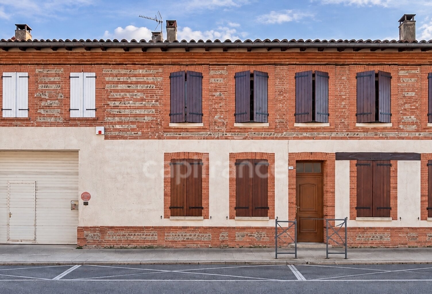 RIEUMES – maison T8 de 208 m², 200 m² de dépendances, combles aménageables de 90 m² et terrain de 1 500 m² – DPE C — photo 1