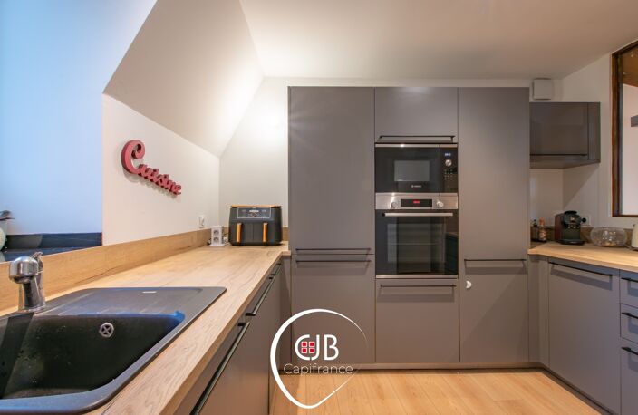 La Rochette : appartement de 111,5 m² Carrez aux superbes volumes — photo 2