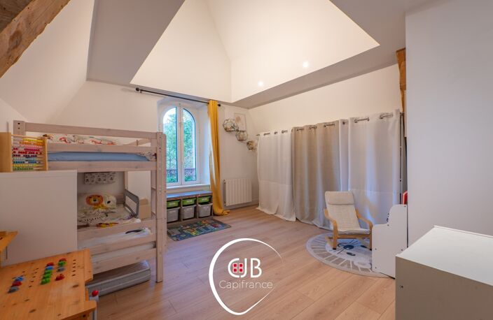 La Rochette : appartement de 111,5 m² Carrez aux superbes volumes — photo 4