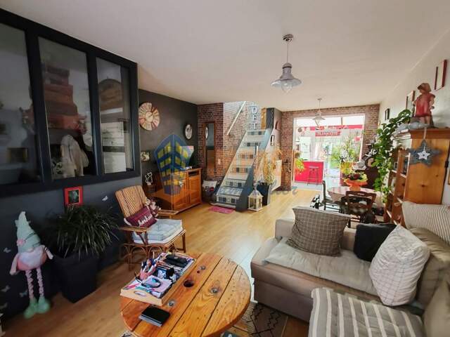 Large 1930 lumineuse avec 4 chambres et jardin bien exposé — photo du bien