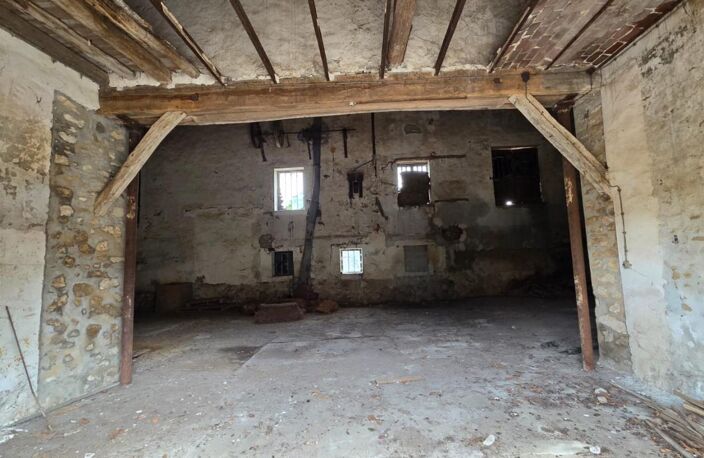 CHEVREVILLE (60) - Grange pour stockage 466m² — photo 2