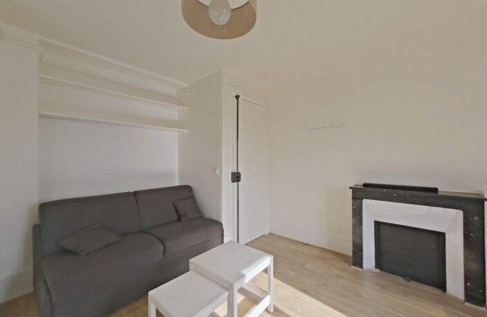 STUDIO MEUBLÉ - STRASBOURG-SAINT-DENIS - Paris 3ème — photo 4