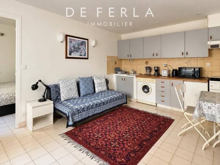 PARIS 15ᵉ – SÈVRES-LECOURBE / DUROC – 27 M² SUR COUR – EXPOSITION SUD – IDÉAL INVESTISSEUR — photo 1