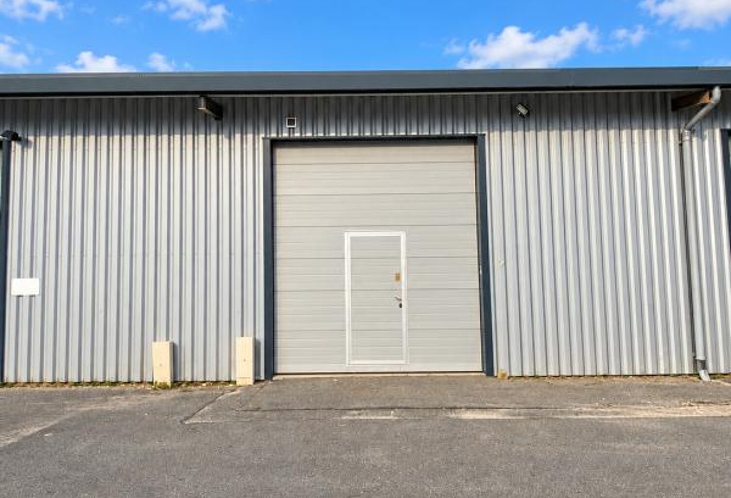 A Cestas - Local - entrepôt de 160 m² — photo 1