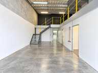 A Cestas - Local - entrepôt de 160 m² — photo 2