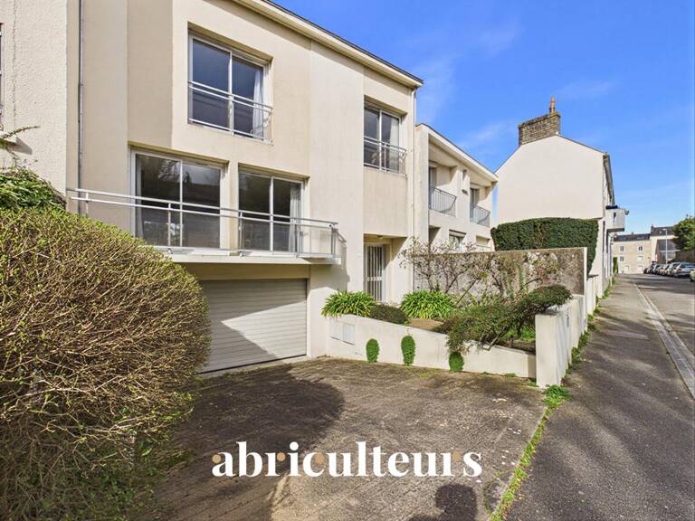 Très grande maison familliale - Jardin - Avennue Privée - Garage double et 2 places de parking - Nantes - Hauts pavés — photo 1