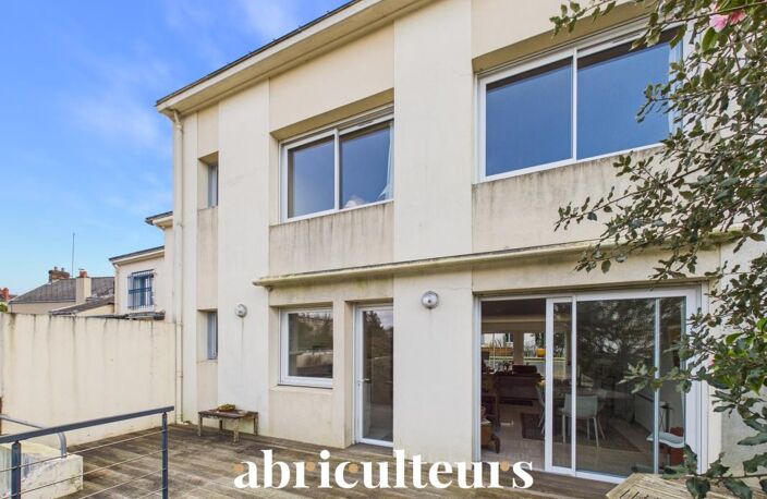 Très grande maison familliale - Jardin - Avennue Privée - Garage double et 2 places de parking - Nantes - Hauts pavés — photo 4