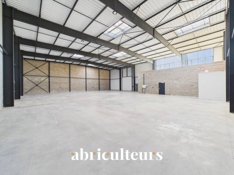 Bâtiment d’activité de 755 m² en vente à 1h de Paris, Chartres (28000) — photo 1