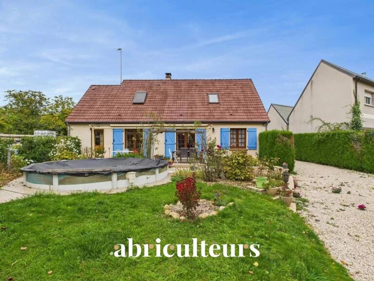 Maison familiale s avec jardin arboré en vente à  Châteaudun (28200) — photo 1